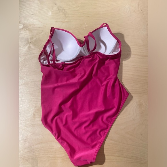 One Piece Swimsuit 4XL (JI) - Picture 9 of 11